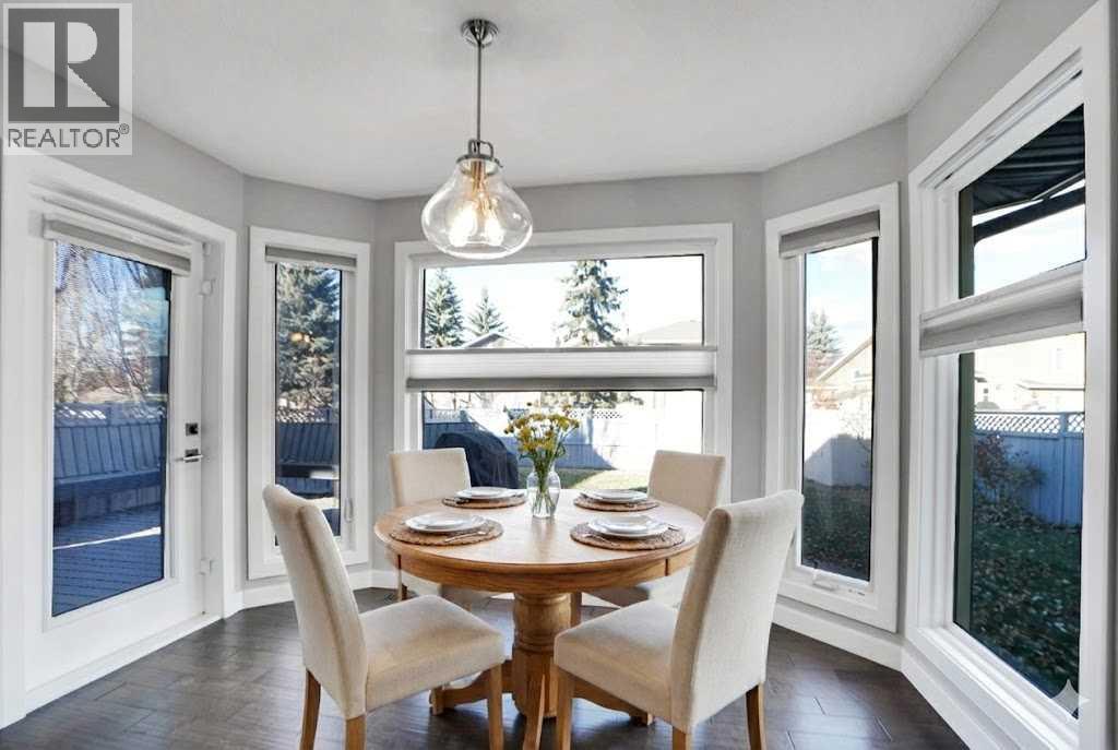 33 Douglasbank Rise Se, Calgary, AB - Indoor Photo Showing Dining Room