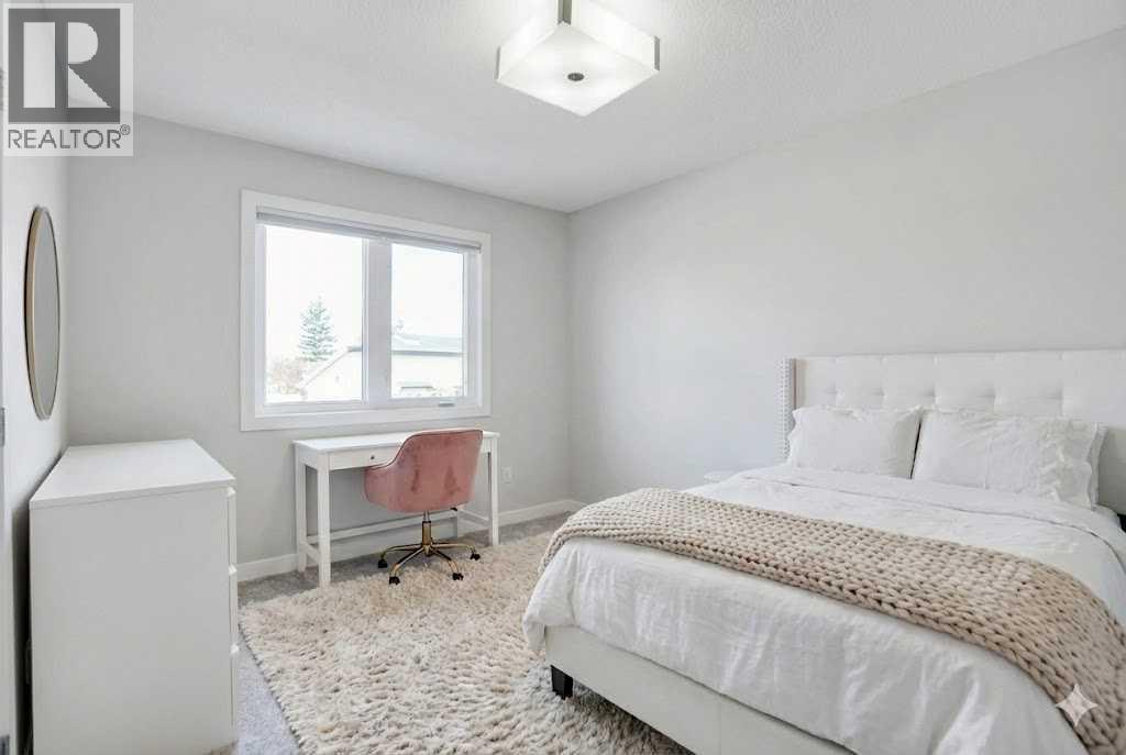 Bedroom 4 - 33 Douglasbank Rise Se, Calgary, AB - Indoor Photo Showing Bedroom