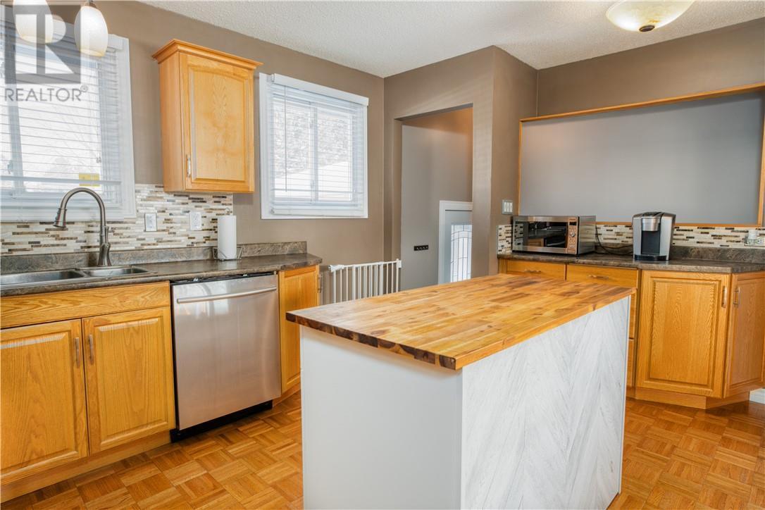 4394 Hamilton, Hanmer, ON - Indoor Photo Showing Kitchen With Double Sink