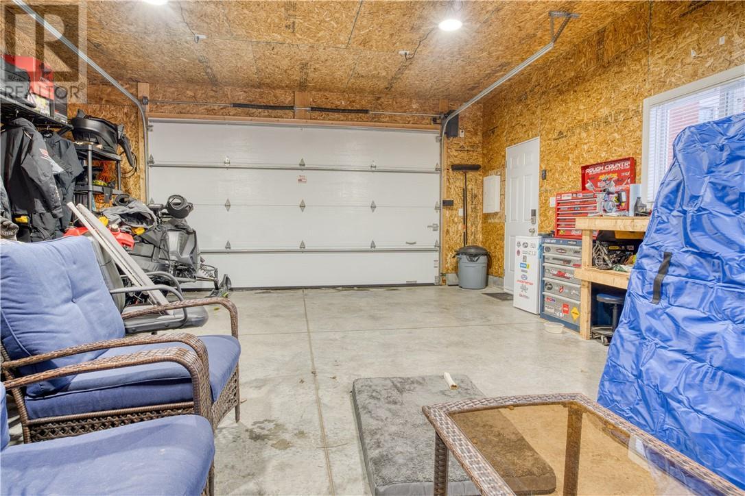4394 Hamilton, Hanmer, ON - Indoor Photo Showing Garage
