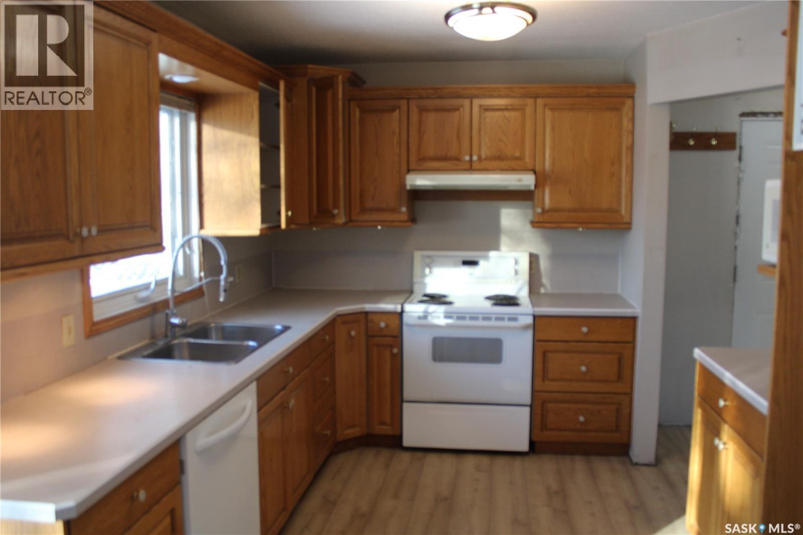 413 1St Street, Kipling, SK - Indoor Photo Showing Kitchen With Double Sink