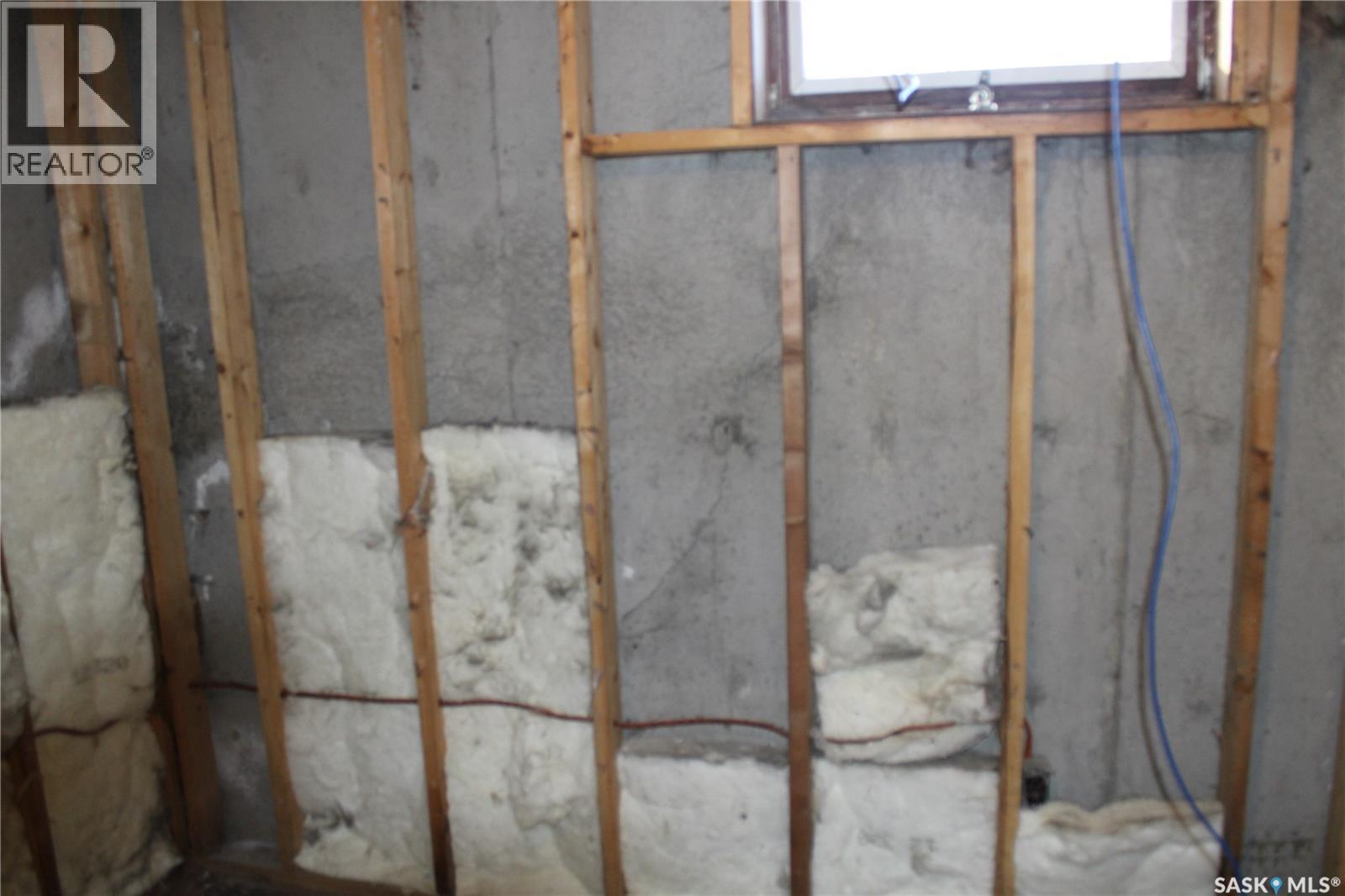 413 1St Street, Kipling, SK - Indoor