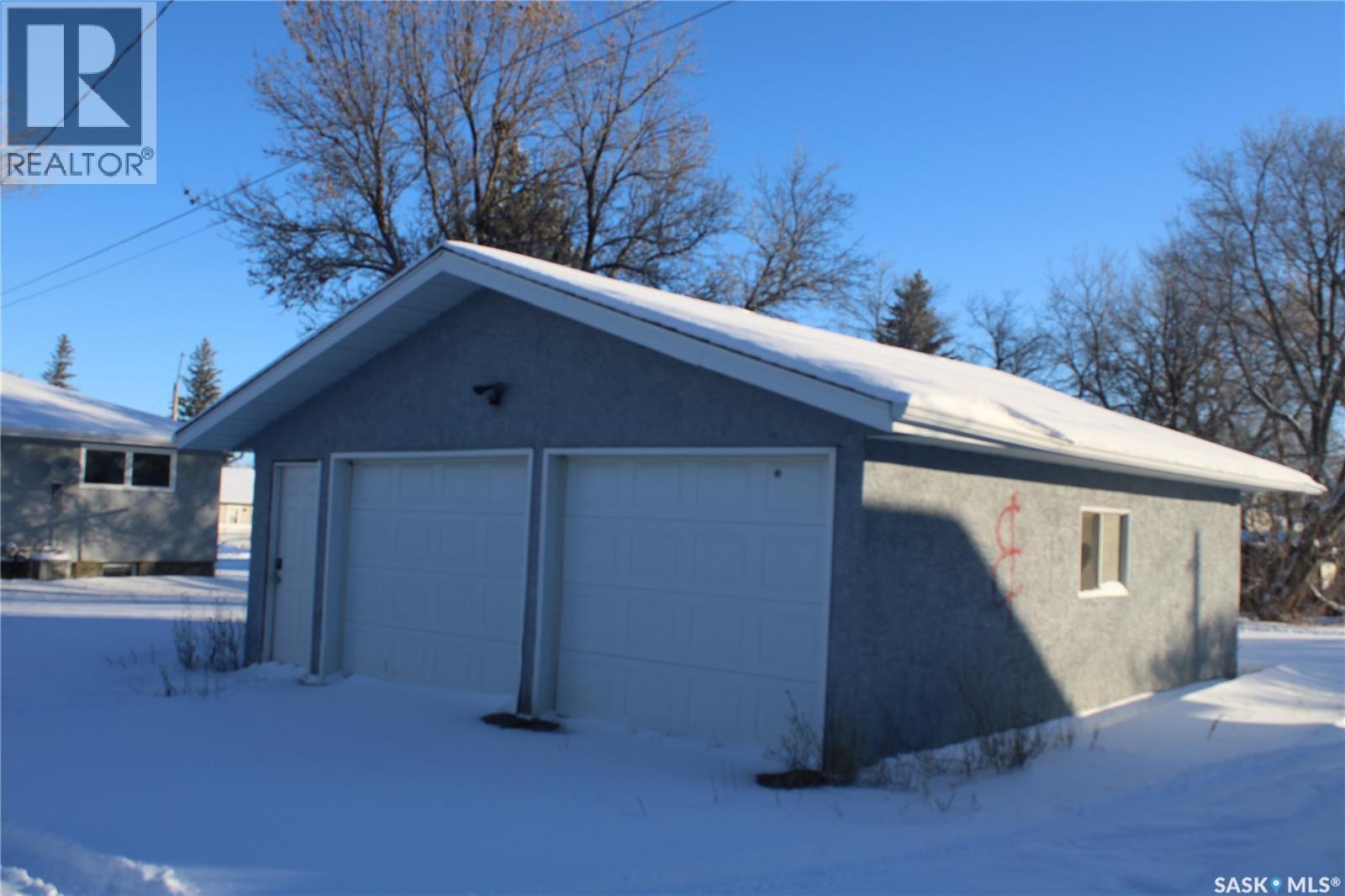413 1St Street, Kipling, SK - Outdoor