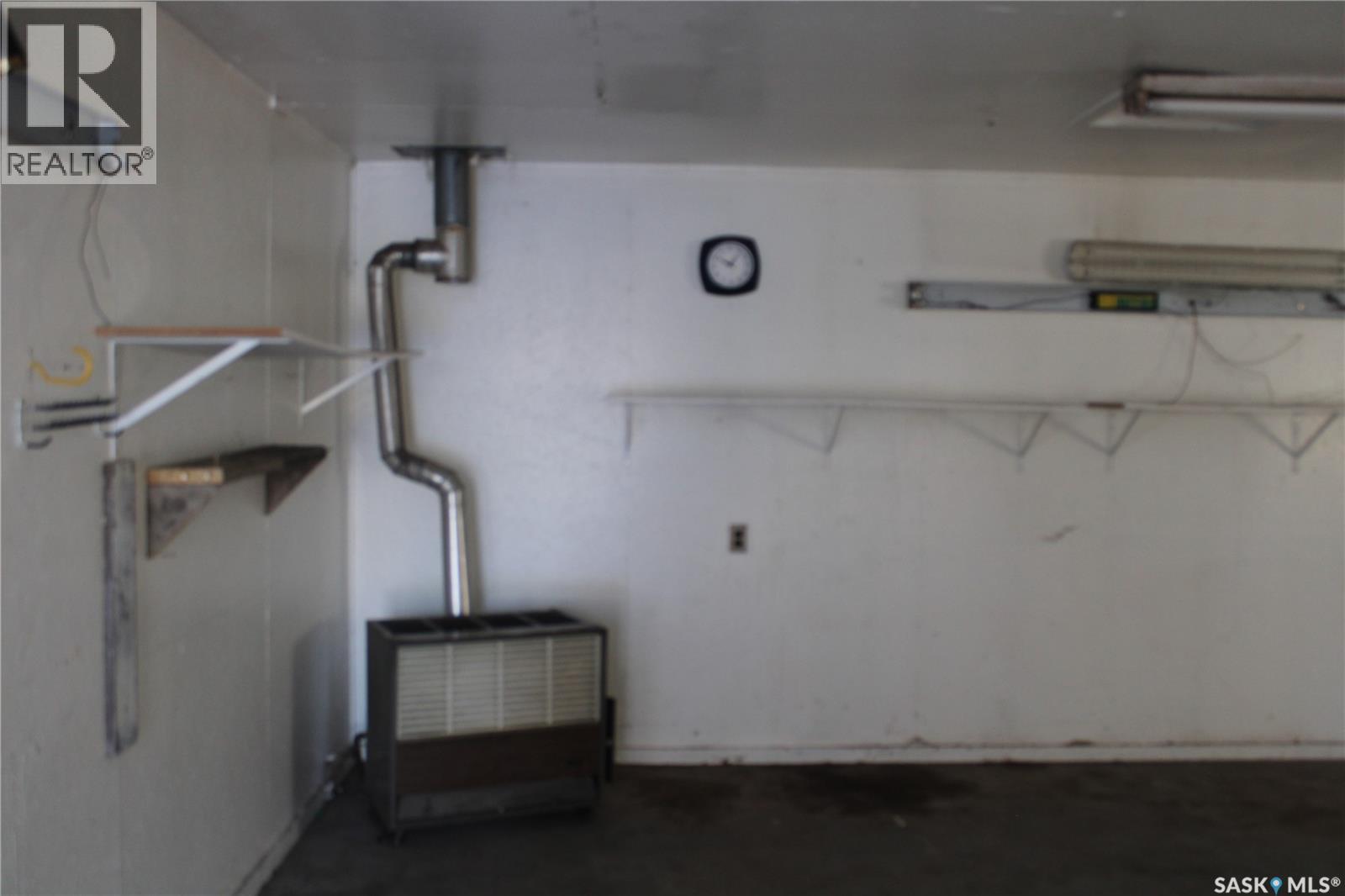 413 1St Street, Kipling, SK - Indoor