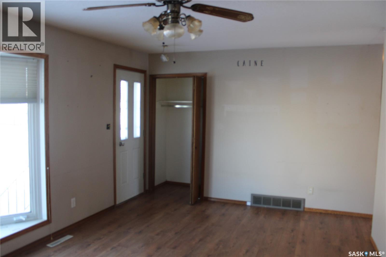 413 1St Street, Kipling, SK - Indoor Photo Showing Other Room