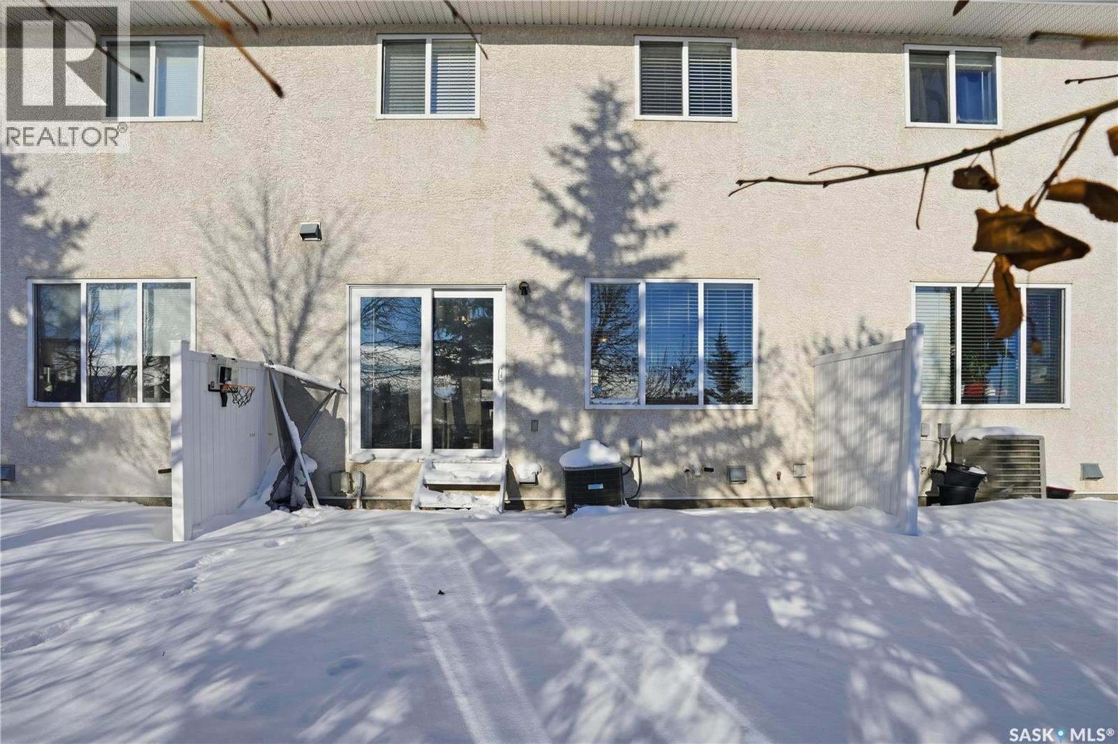 18 4425 Nicurity Drive, Regina, SK - Outdoor