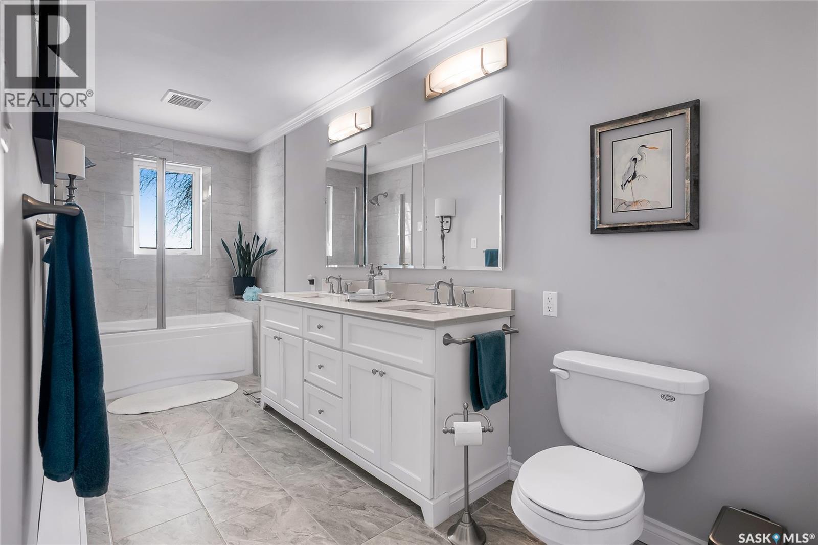 1726 Alexandra Avenue, Saskatoon, SK - Indoor Photo Showing Bathroom