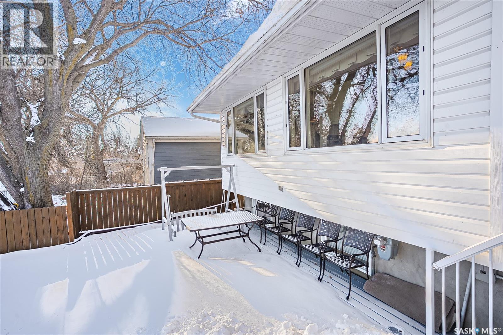 1726 Alexandra Avenue, Saskatoon, SK - Outdoor With Deck Patio Veranda With Exterior