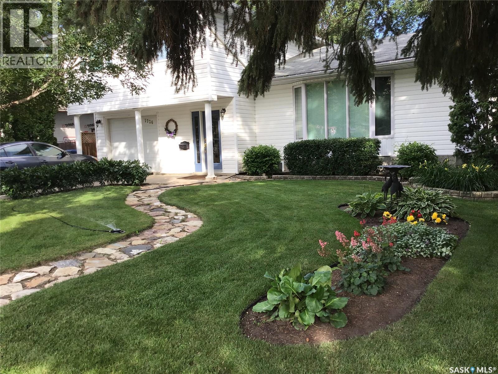 1726 Alexandra Avenue, Saskatoon, SK - Outdoor