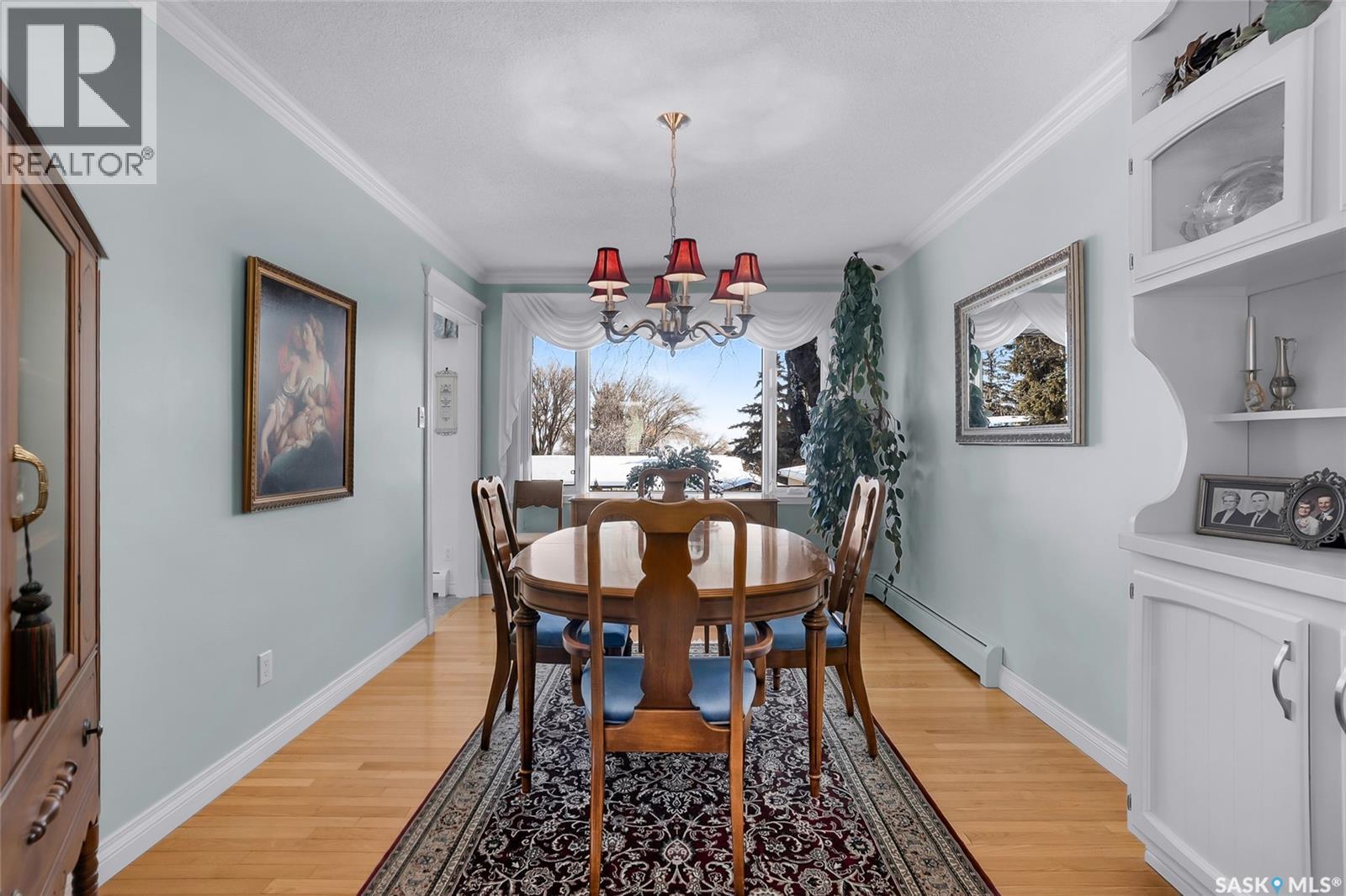 1726 Alexandra Avenue, Saskatoon, SK - Indoor Photo Showing Dining Room