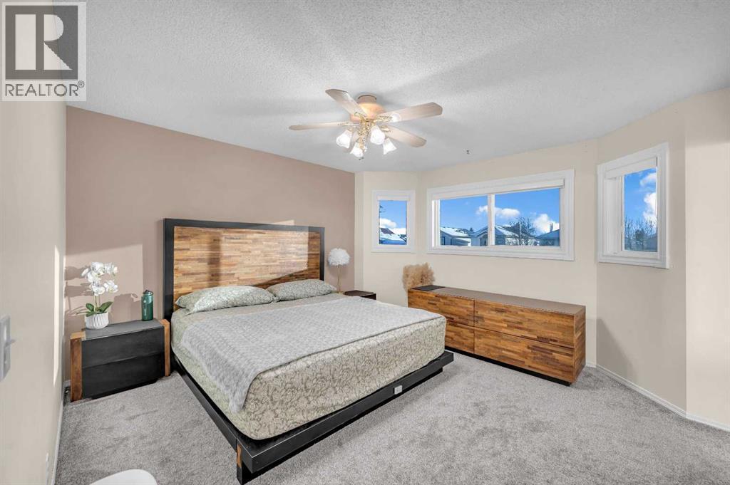 131 Coral Springs Circle Ne, Calgary, AB - Indoor Photo Showing Bedroom