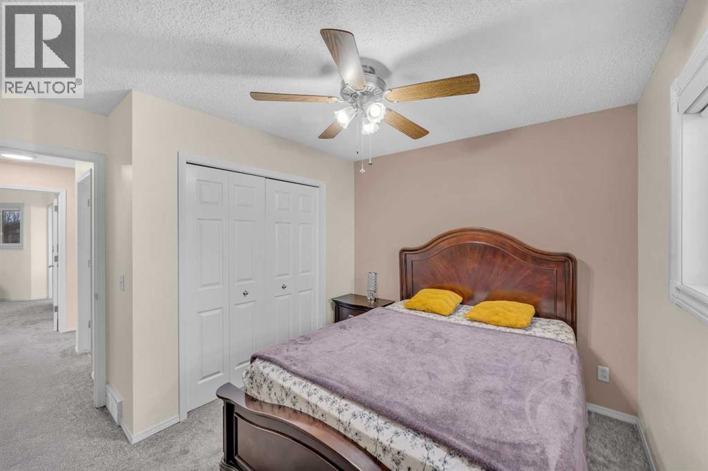 131 Coral Springs Circle Ne, Calgary, AB - Indoor Photo Showing Bedroom