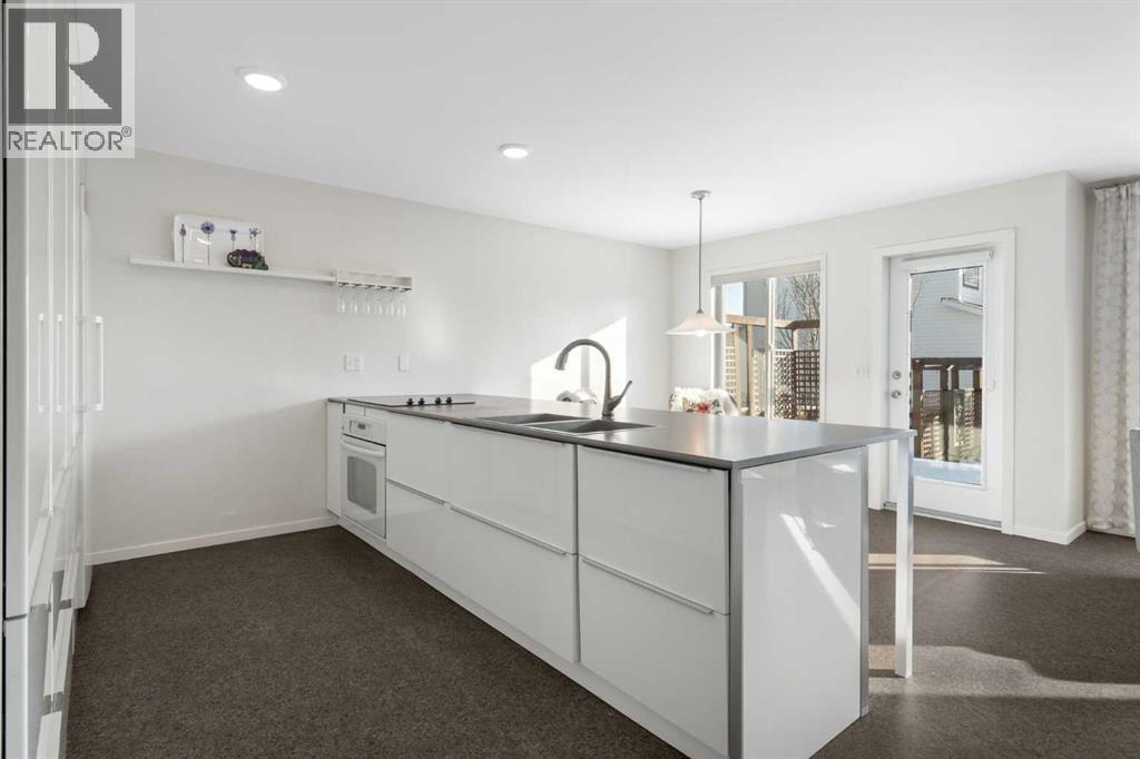 201 Harvest Creek Close Ne, Calgary, AB - Indoor Photo Showing Kitchen