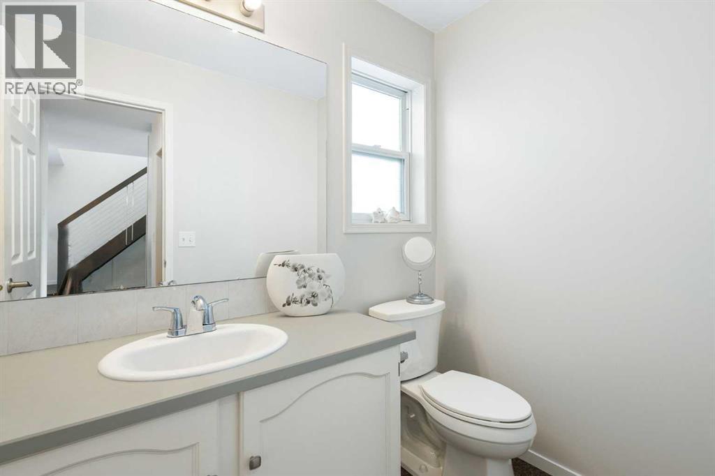 201 Harvest Creek Close Ne, Calgary, AB - Indoor Photo Showing Bathroom