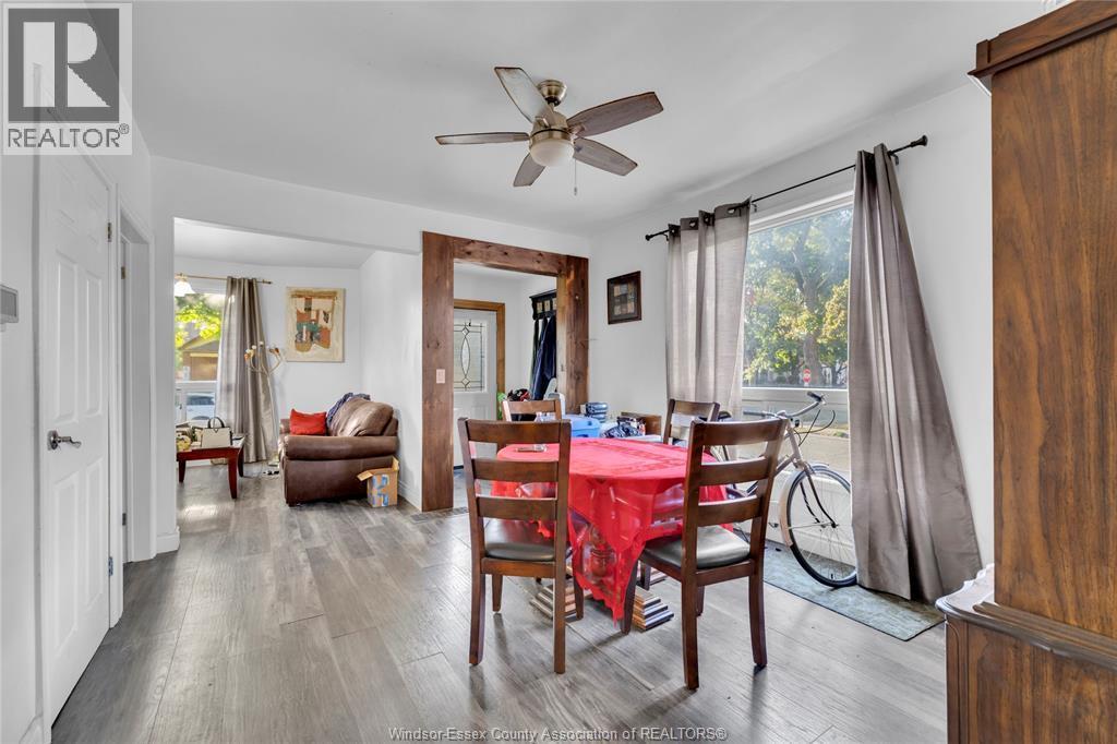 304 Langlois Avenue, Windsor, ON - Indoor Photo Showing Dining Room