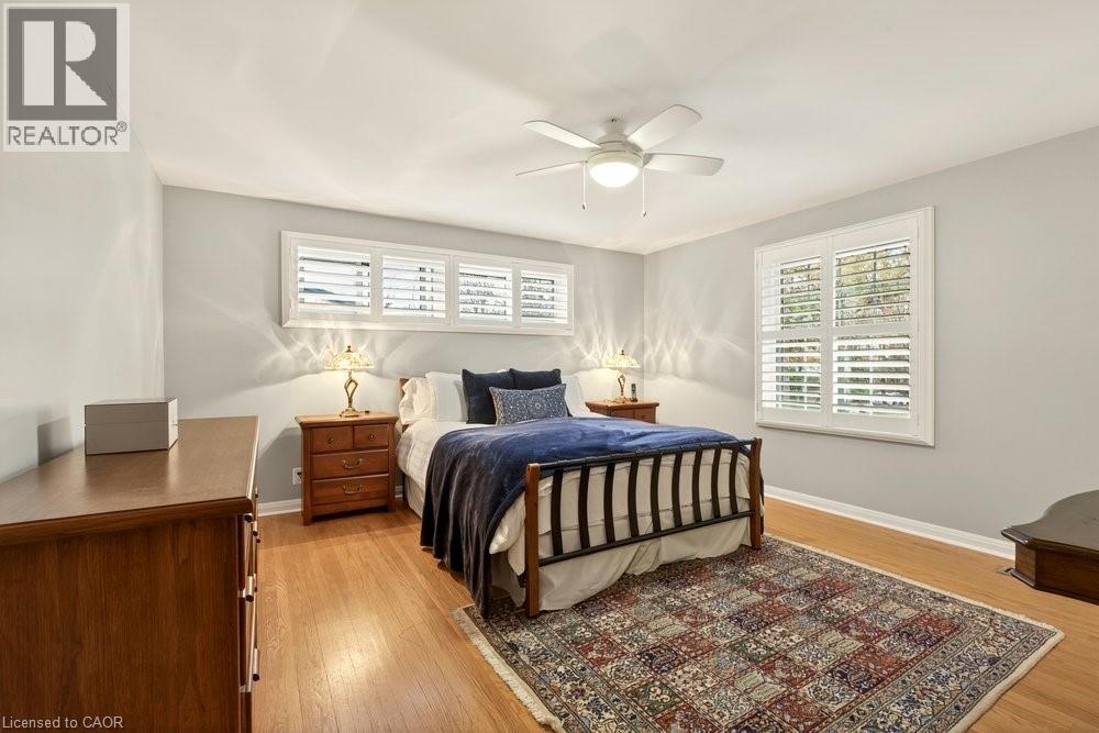 Enjoy the fresh decor in the spacious Primary - 29 Woodside Drive, Hamilton, ON - Indoor Photo Showing Bedroom