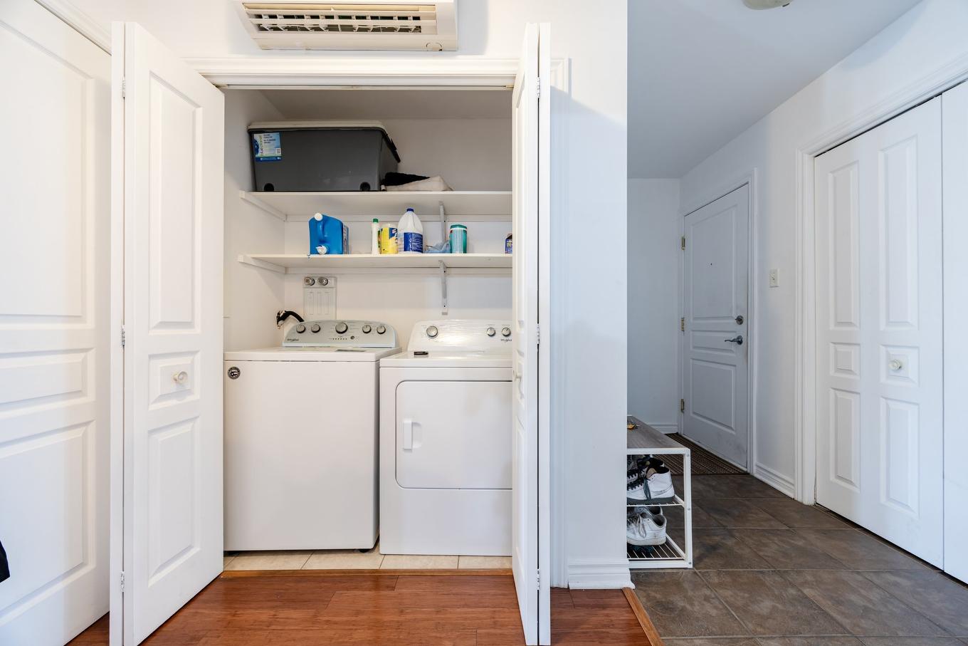 Salle de lavage - 3-4595 Ch. Des Prairies, Brossard, QC - Indoor Photo Showing Laundry Room