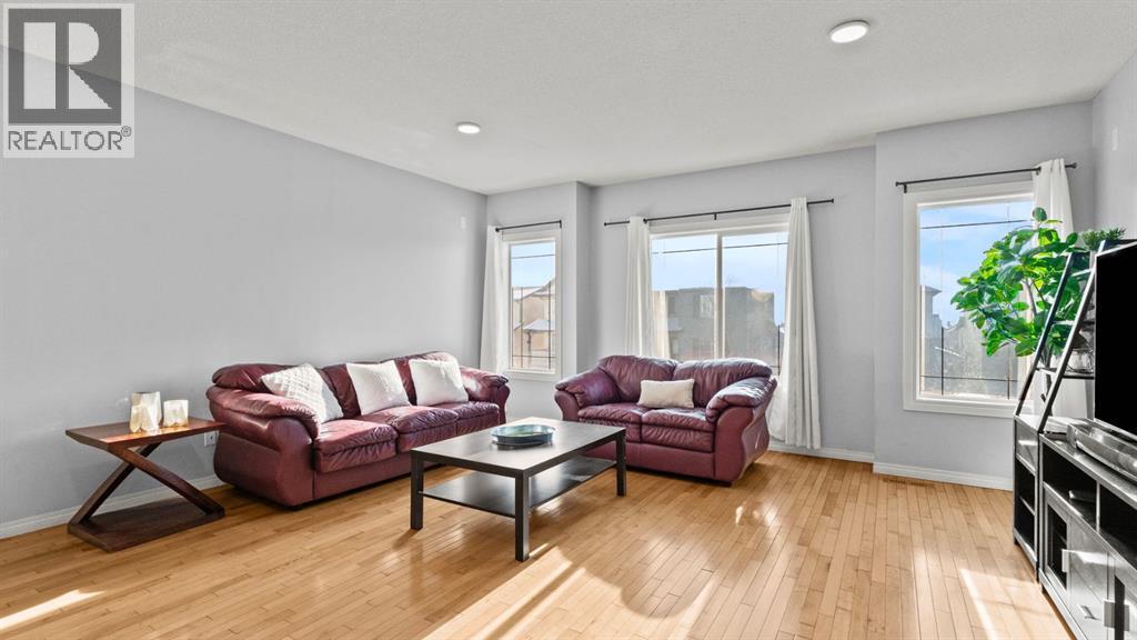 158 Covemeadow Road Ne, Calgary, AB - Indoor Photo Showing Living Room