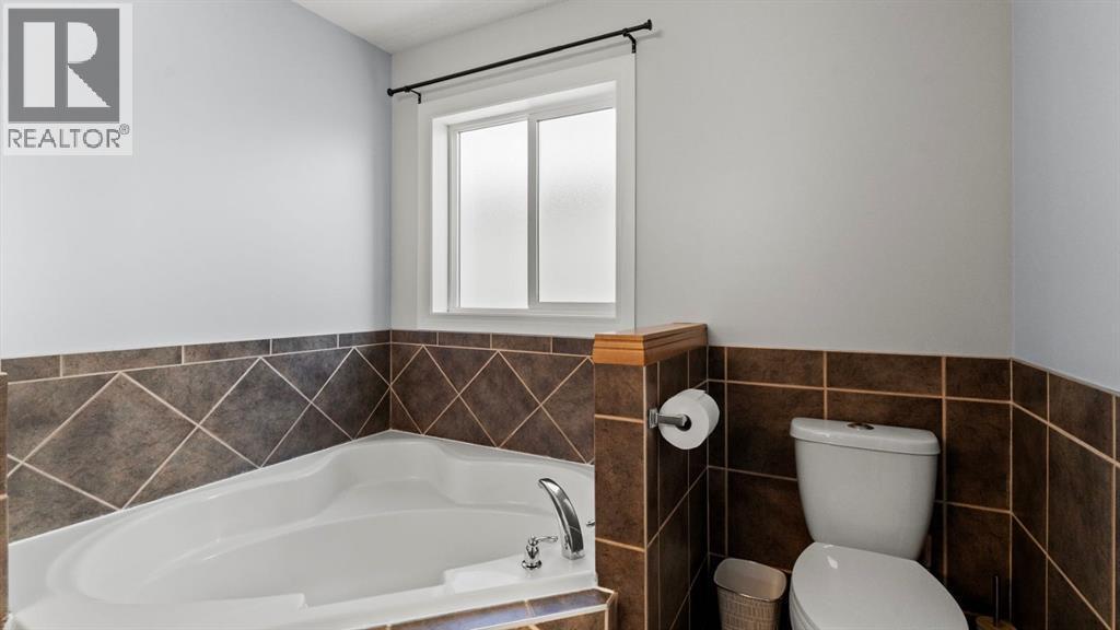 158 Covemeadow Road Ne, Calgary, AB - Indoor Photo Showing Bathroom