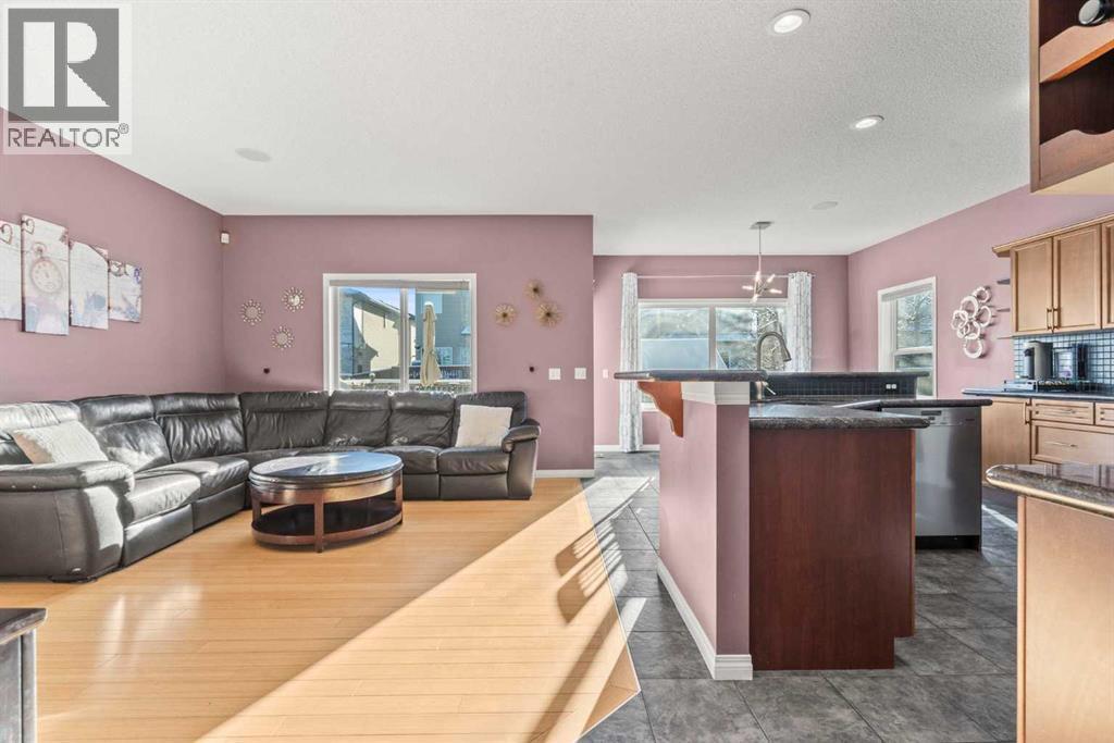 15 Chapalina Close Se, Calgary, AB - Indoor Photo Showing Kitchen