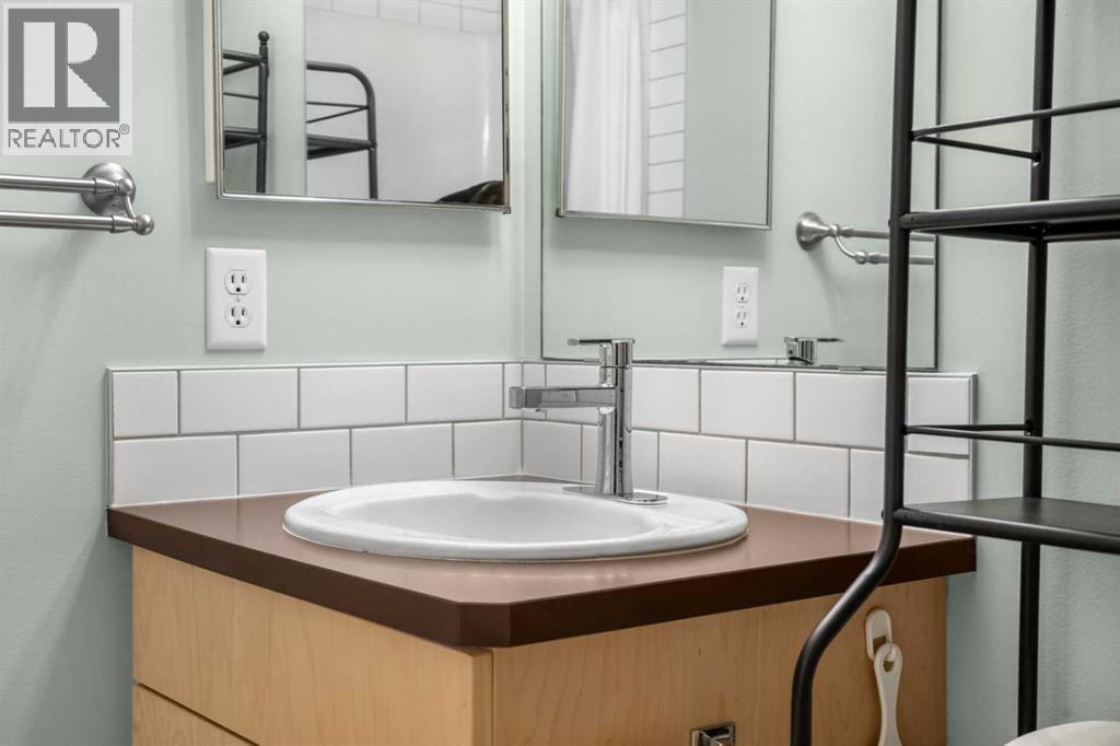 1101, 281 Cougar Ridge Drive Sw, Calgary, AB - Indoor Photo Showing Bathroom