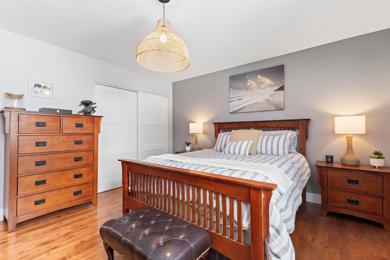 Primary bedroom - 2105 Ch. Ste-Élisabeth, Saint-Lazare, QC - Indoor Photo Showing Bedroom