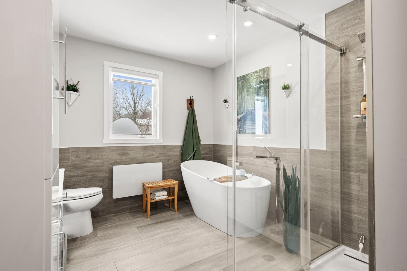 Bathroom - 2105 Ch. Ste-Élisabeth, Saint-Lazare, QC - Indoor Photo Showing Bathroom