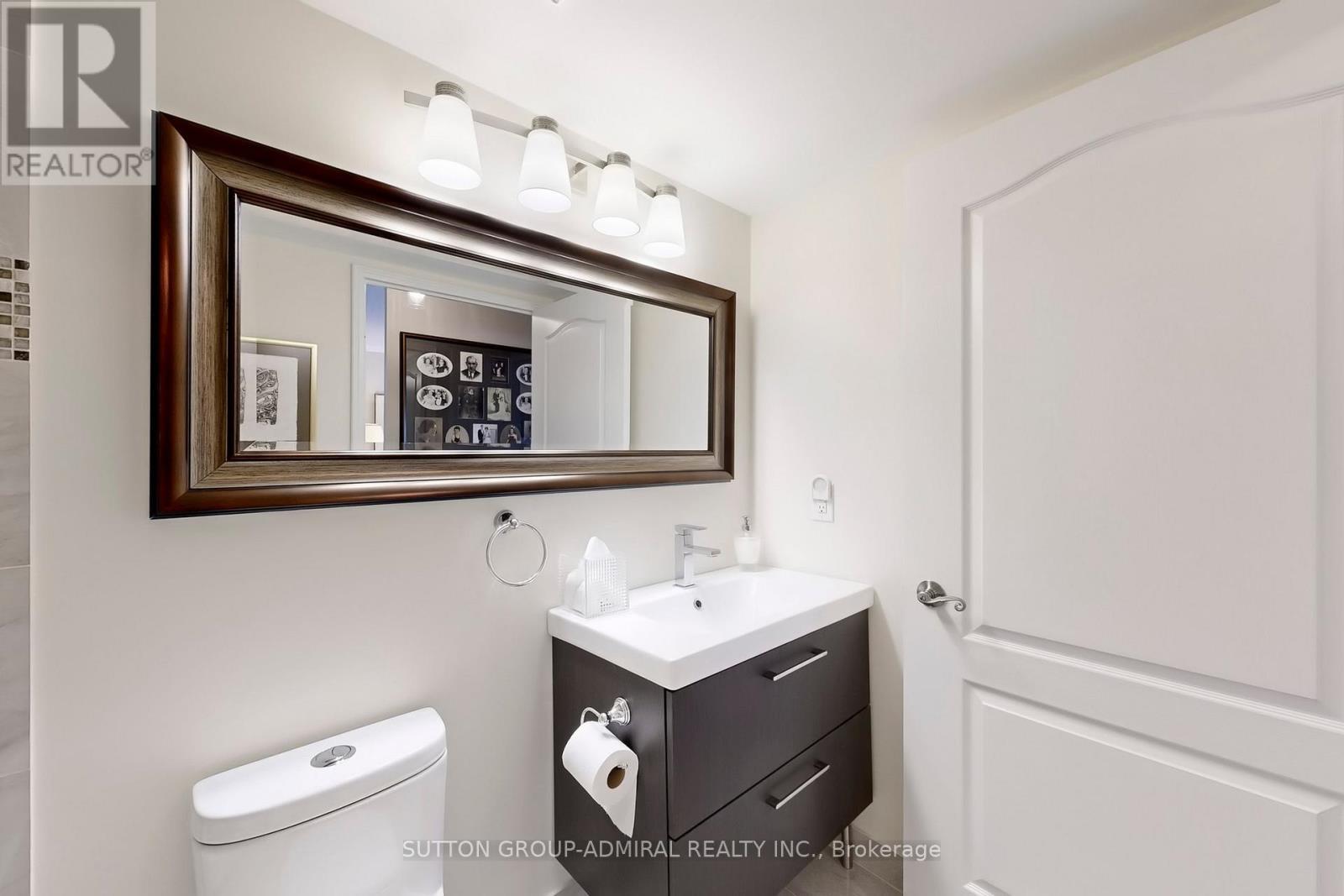 512 - 11 Townsgate Drive, Vaughan, ON - Indoor Photo Showing Bathroom