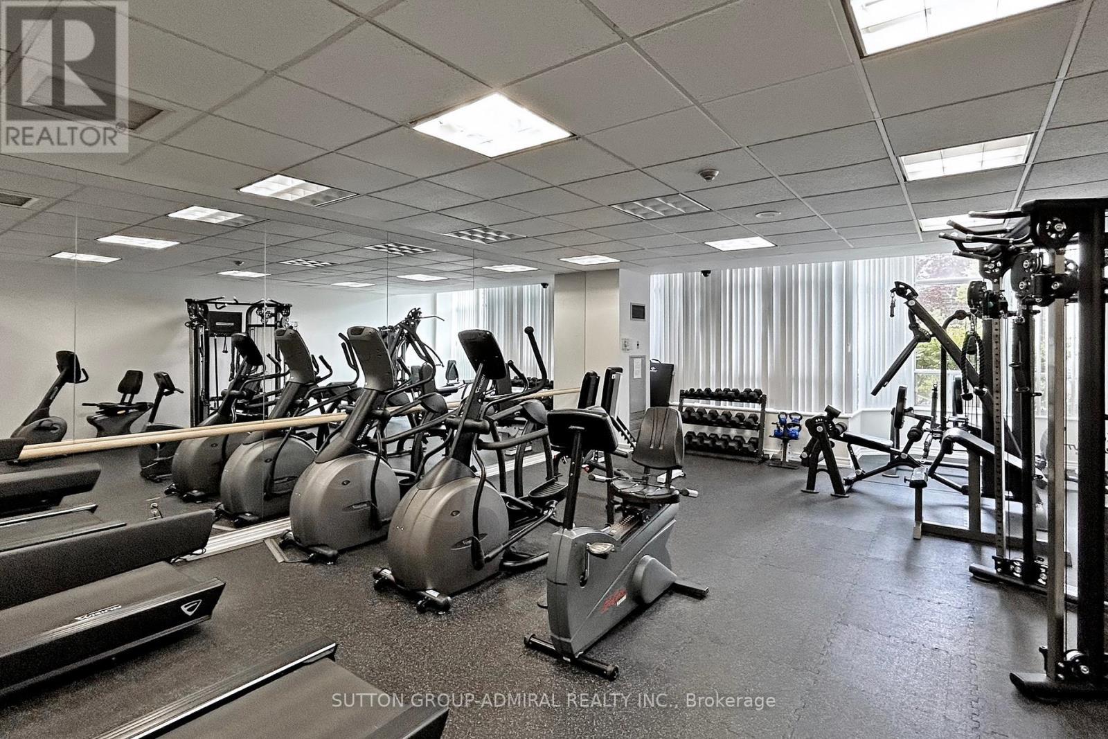 512 - 11 Townsgate Drive, Vaughan, ON - Indoor Photo Showing Gym Room