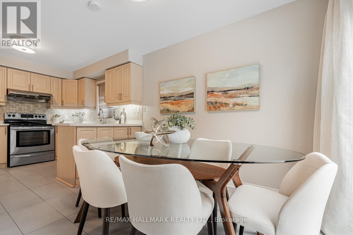 29 Canterbury Court, Richmond Hill, ON - Indoor