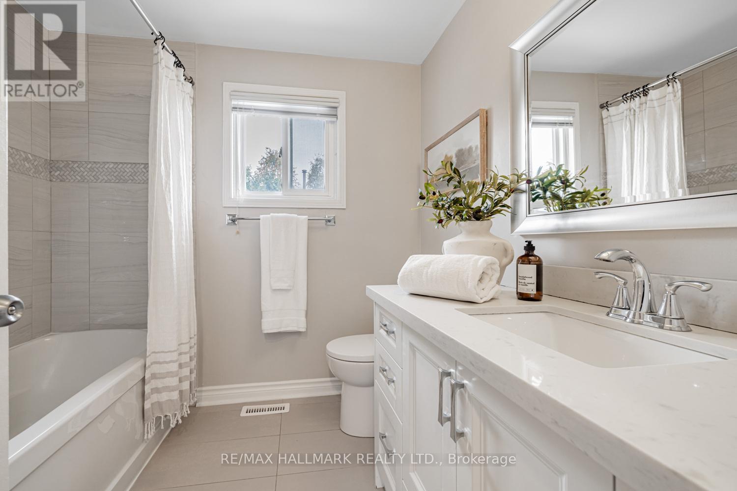 29 Canterbury Court, Richmond Hill, ON - Indoor Photo Showing Bathroom