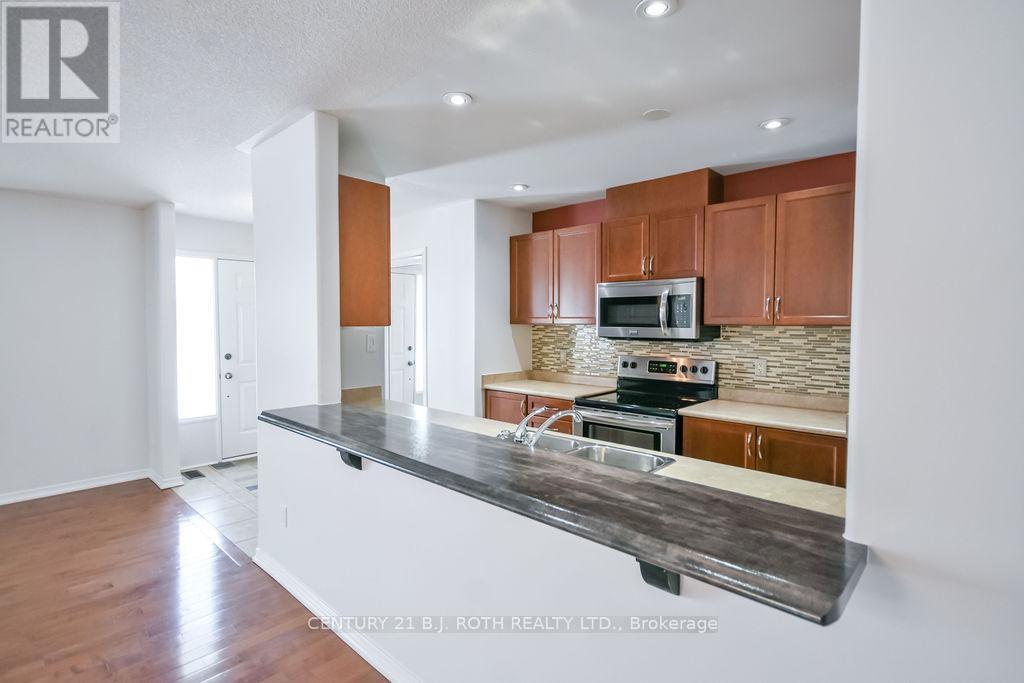 25 - 318 Little Avenue, Barrie, ON - Indoor Photo Showing Kitchen