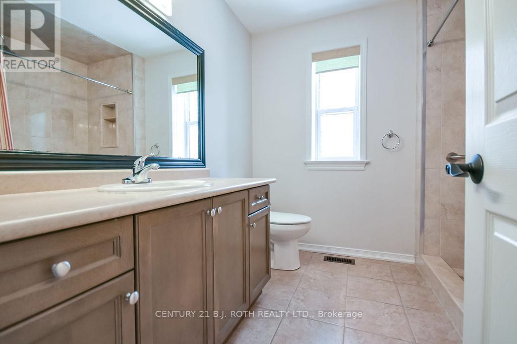 25 - 318 Little Avenue, Barrie, ON - Indoor Photo Showing Bathroom