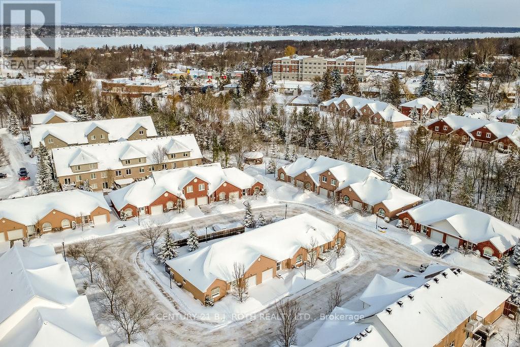 25 - 318 Little Avenue, Barrie, ON - Outdoor With View