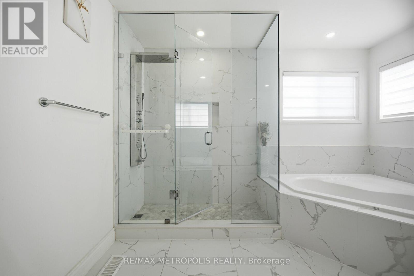 43 El Camino Way, Brampton, ON - Indoor Photo Showing Bathroom