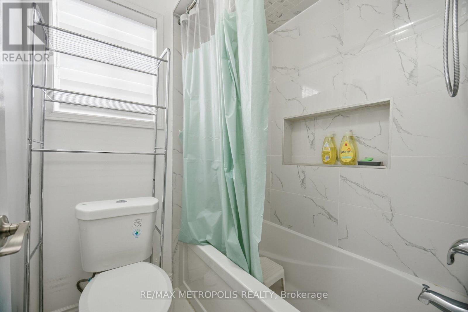 43 El Camino Way, Brampton, ON - Indoor Photo Showing Bathroom
