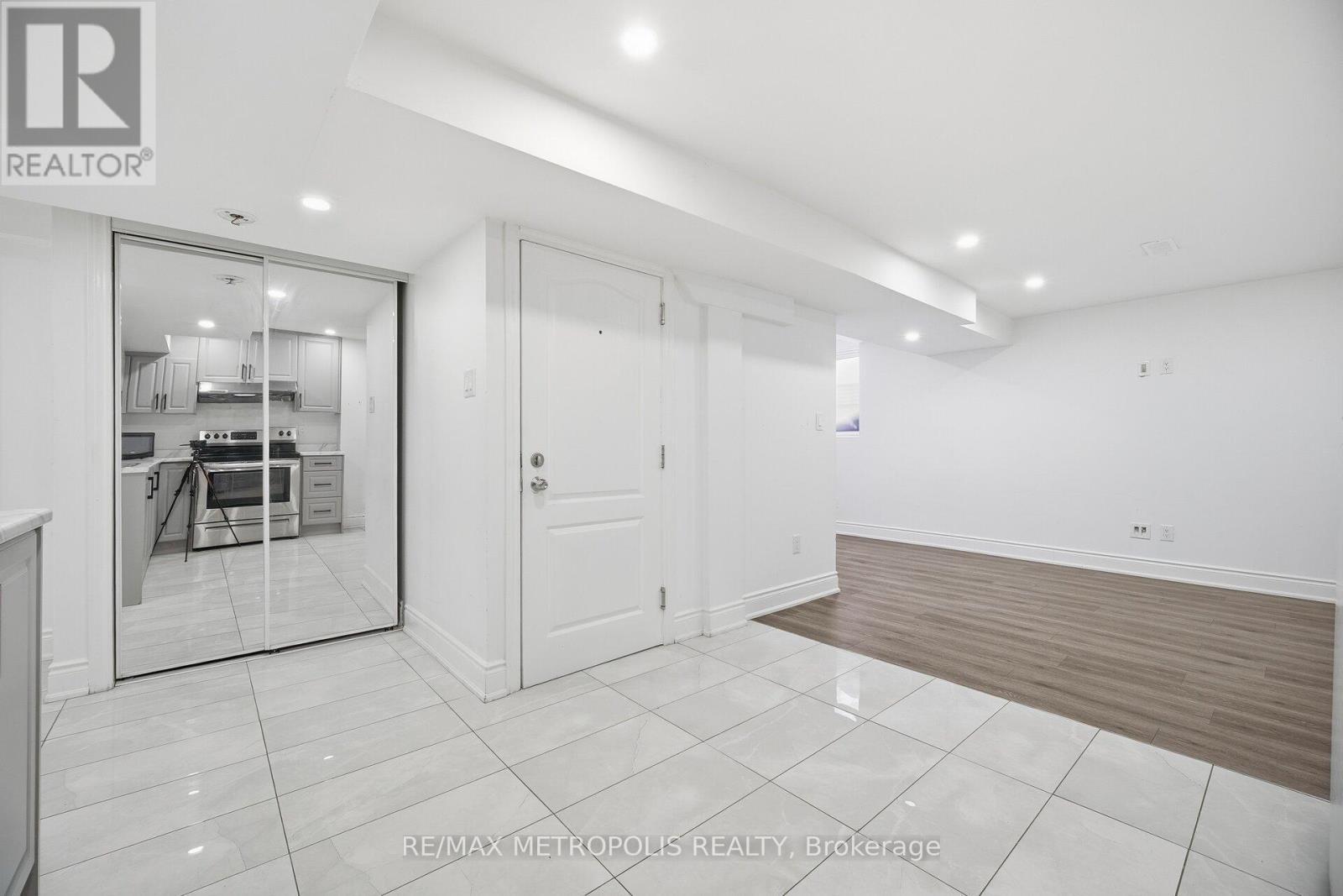 43 El Camino Way, Brampton, ON - Indoor Photo Showing Other Room