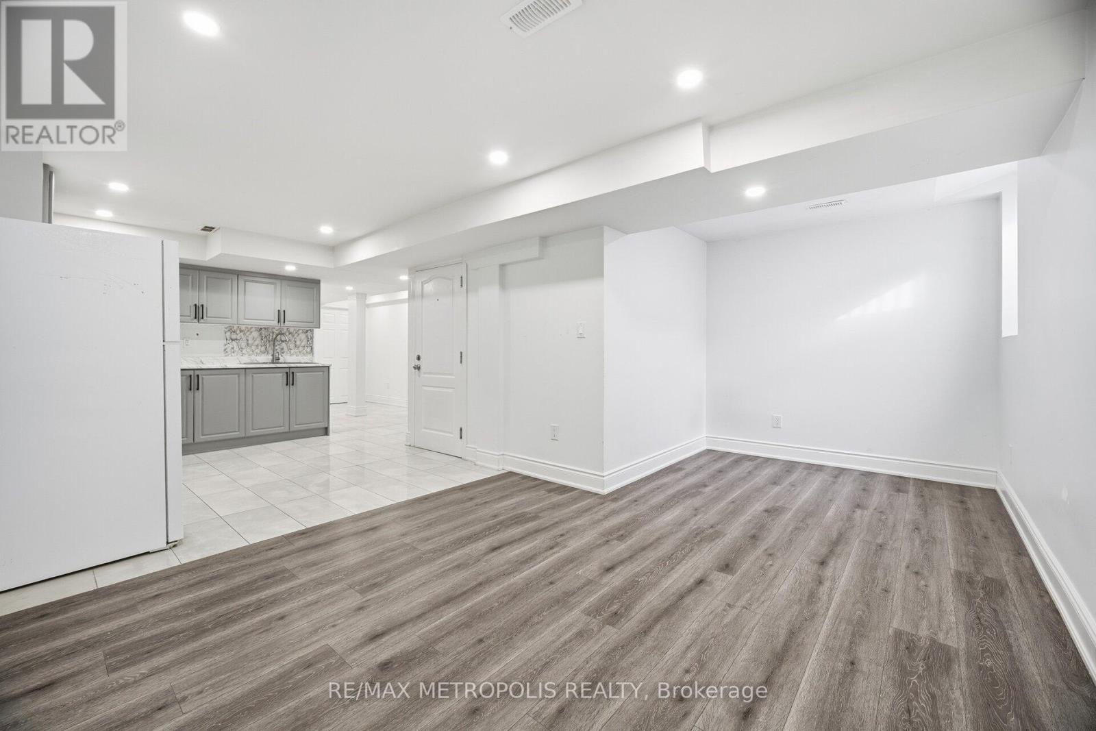 43 El Camino Way, Brampton, ON - Indoor Photo Showing Other Room