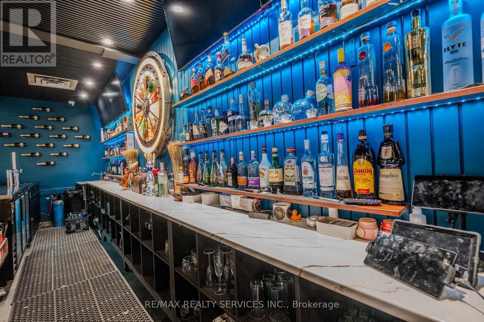 2055 Dundas Street, Mississauga, ON