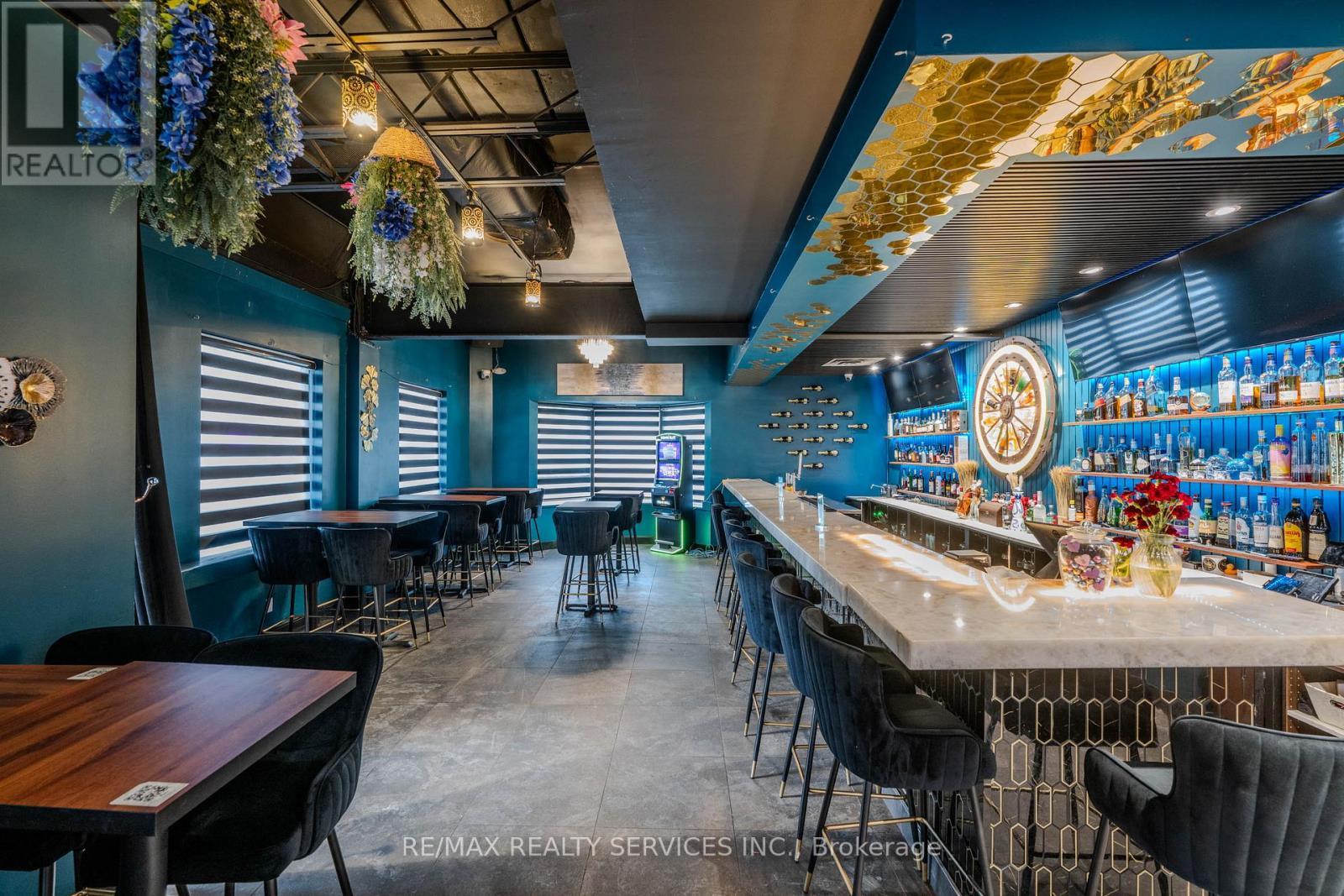 2055 Dundas Street, Mississauga, ON