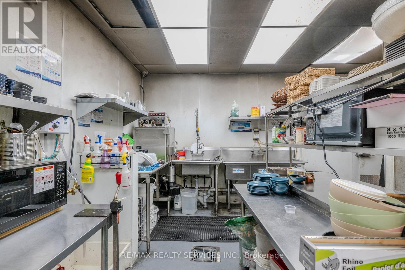 2055 Dundas Street, Mississauga, ON