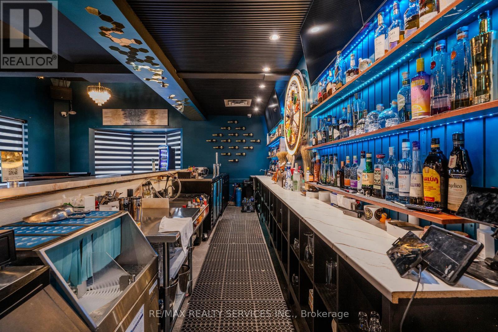 2055 Dundas Street, Mississauga, ON