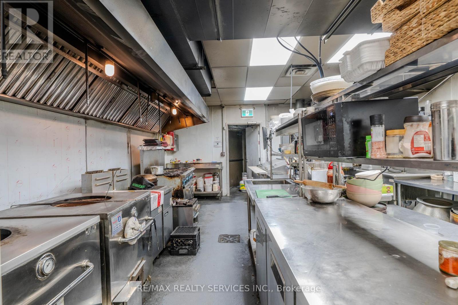 2055 Dundas Street, Mississauga, ON