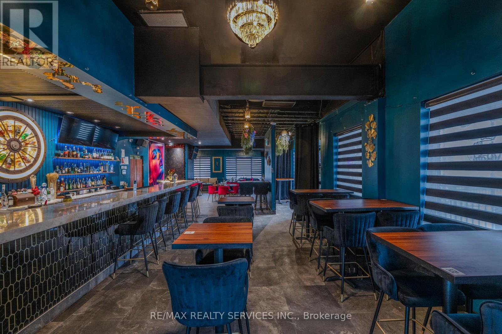 2055 Dundas Street, Mississauga, ON