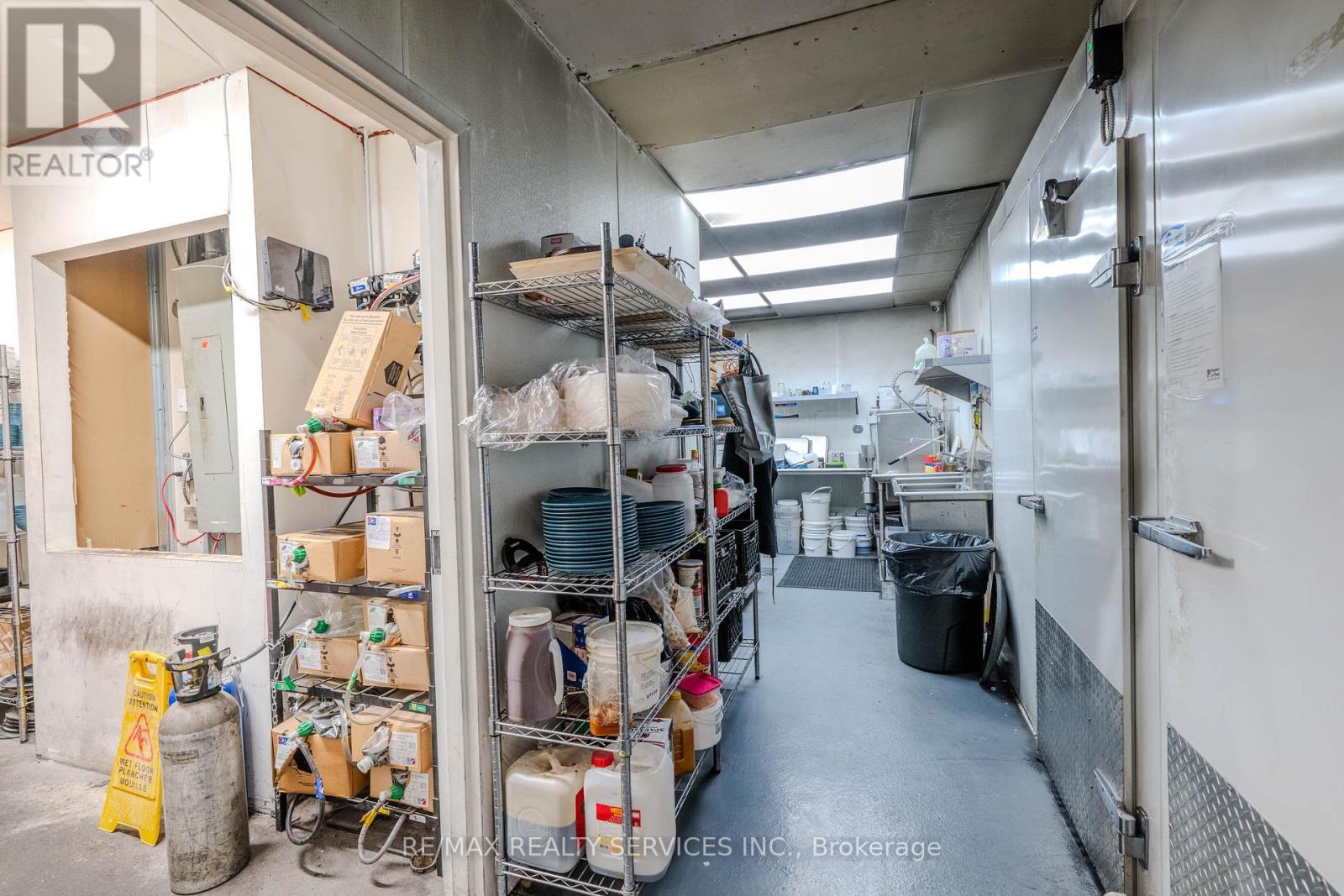 2055 Dundas Street, Mississauga, ON