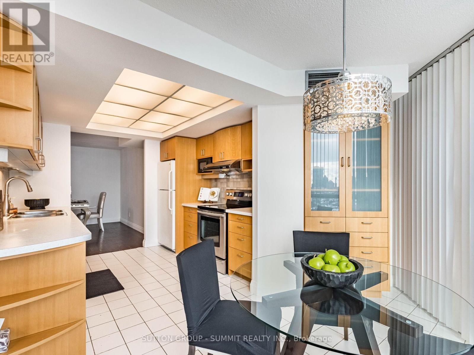 1507 - 55 Kingsbridge Garden Circle, Mississauga, ON - Indoor