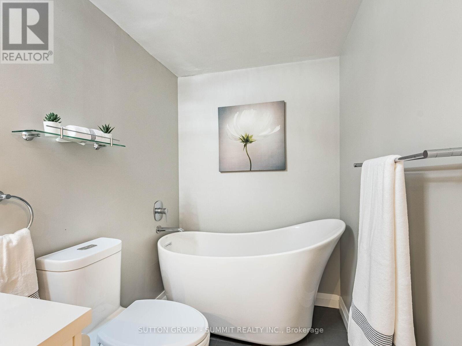 1507 - 55 Kingsbridge Garden Circle, Mississauga, ON - Indoor Photo Showing Bathroom