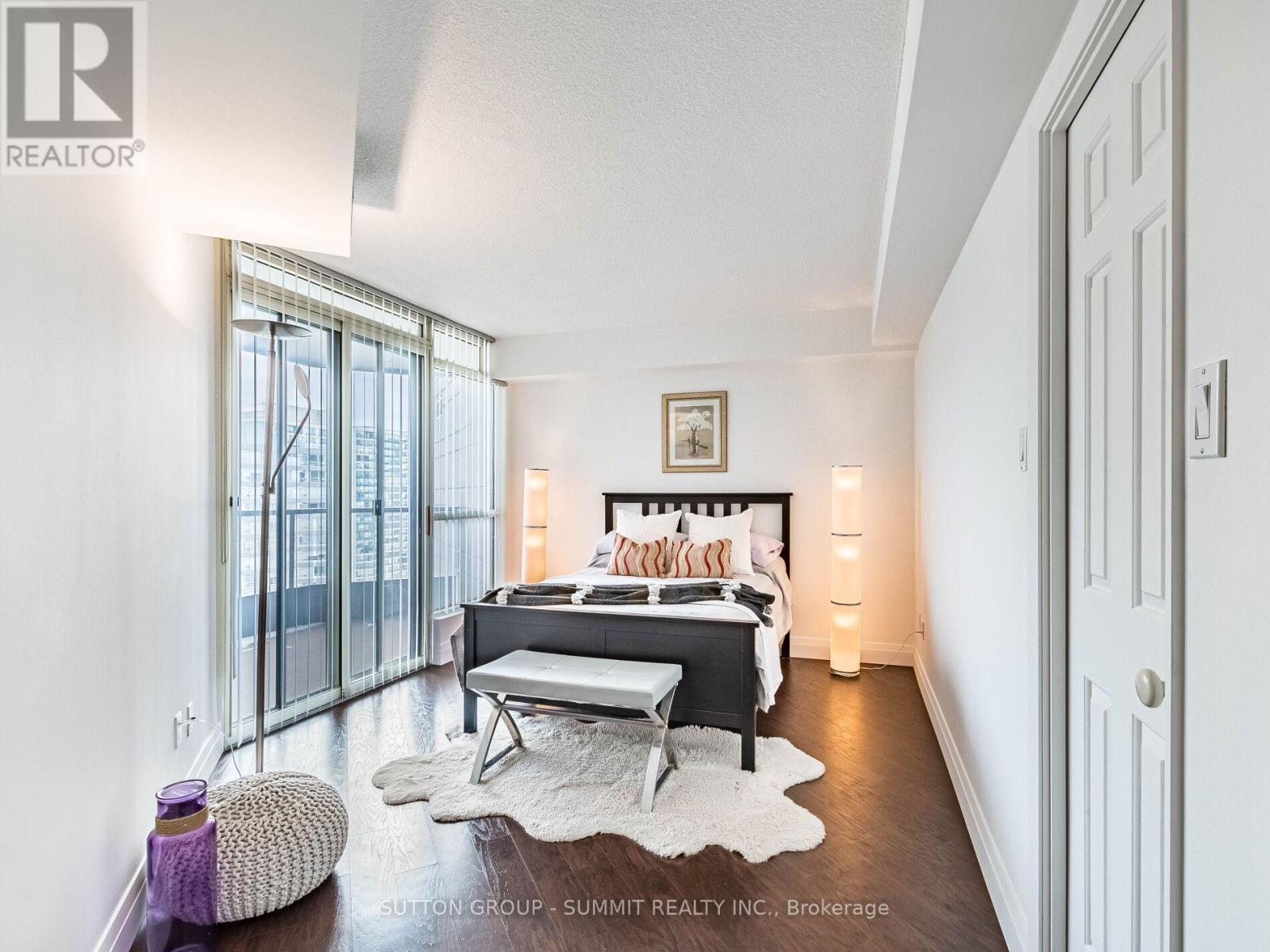 1507 - 55 Kingsbridge Garden Circle, Mississauga, ON - Indoor Photo Showing Bedroom