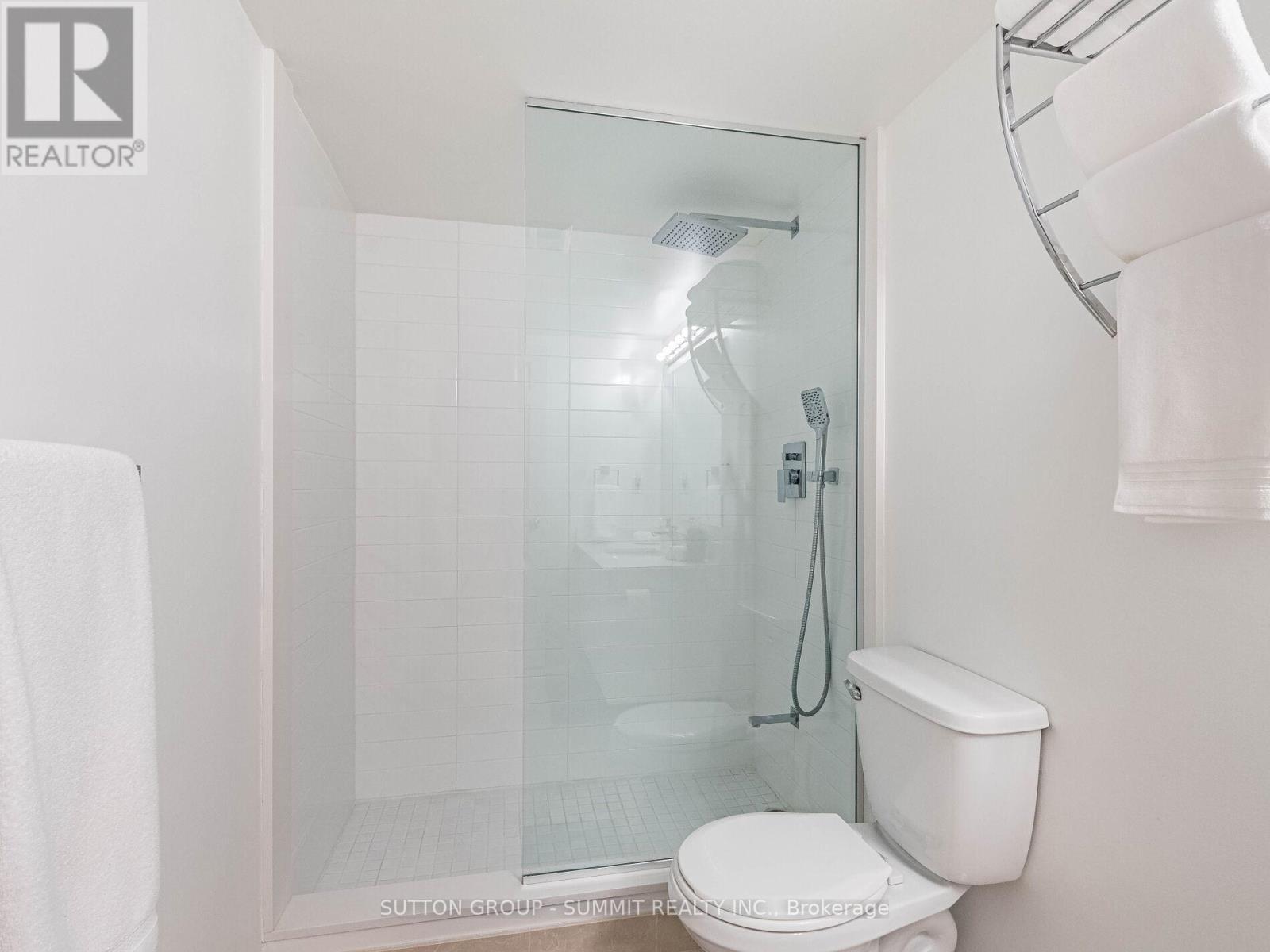 1507 - 55 Kingsbridge Garden Circle, Mississauga, ON - Indoor Photo Showing Bathroom
