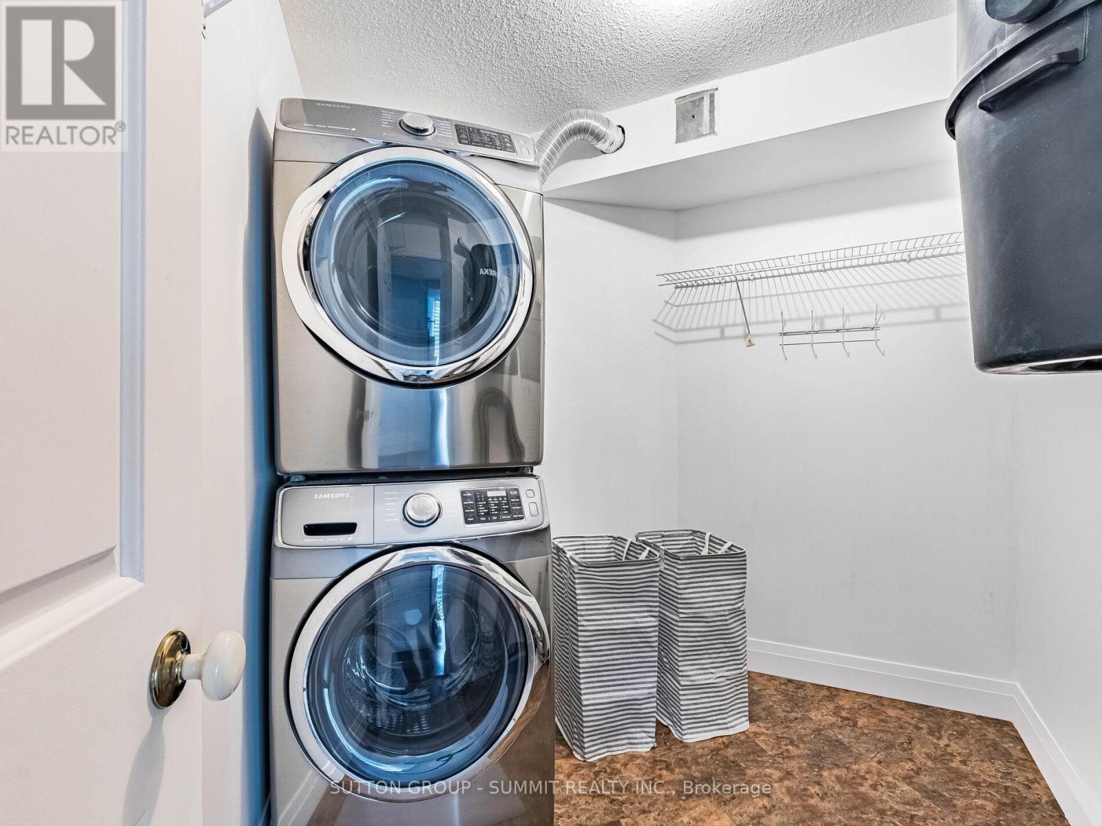 1507 - 55 Kingsbridge Garden Circle, Mississauga, ON - Indoor Photo Showing Laundry Room
